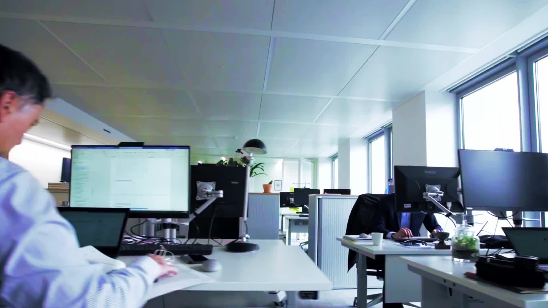 Office work, crypto market analysis