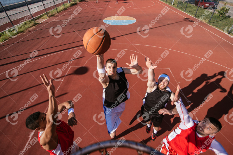 Slum dunk action!